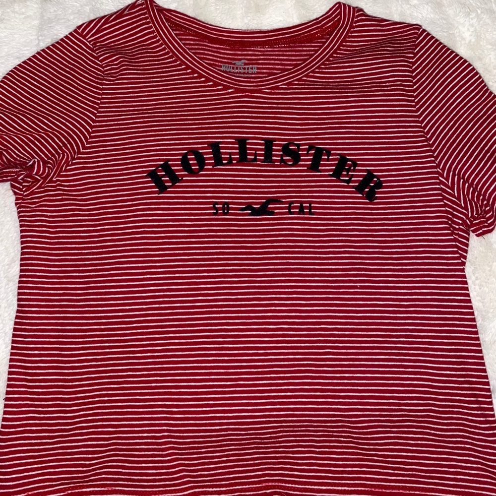 HOLLISTER shirt:)